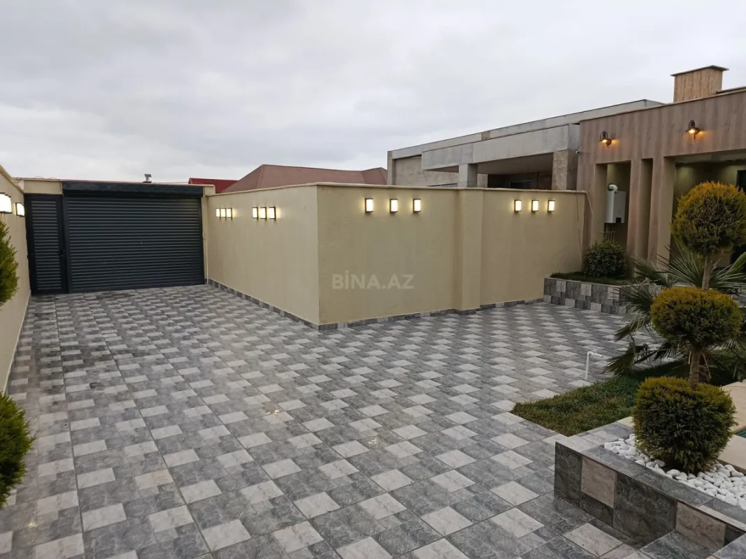 Satılır 4 otaqlı həyət evi 140 m²