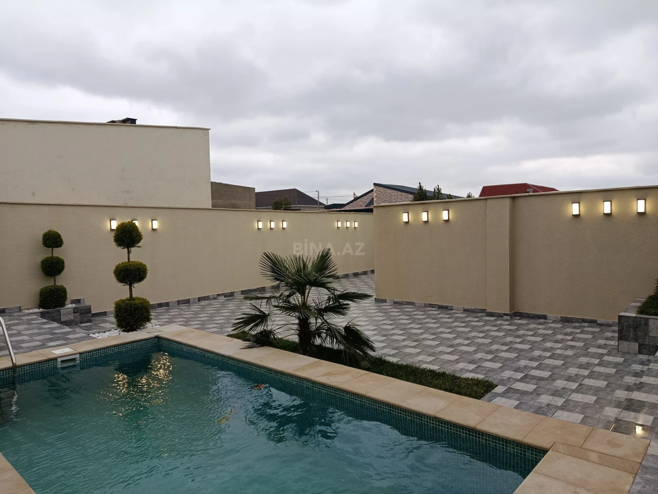 Satılır 4 otaqlı həyət evi 140 m²