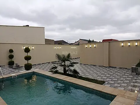 Satılır 4 otaqlı həyət evi 140 m²