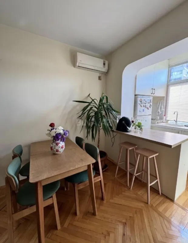 Satılır 2 otaqlı mənzil 45 m²
