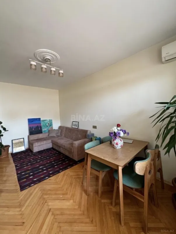 Satılır 2 otaqlı mənzil 45 m²