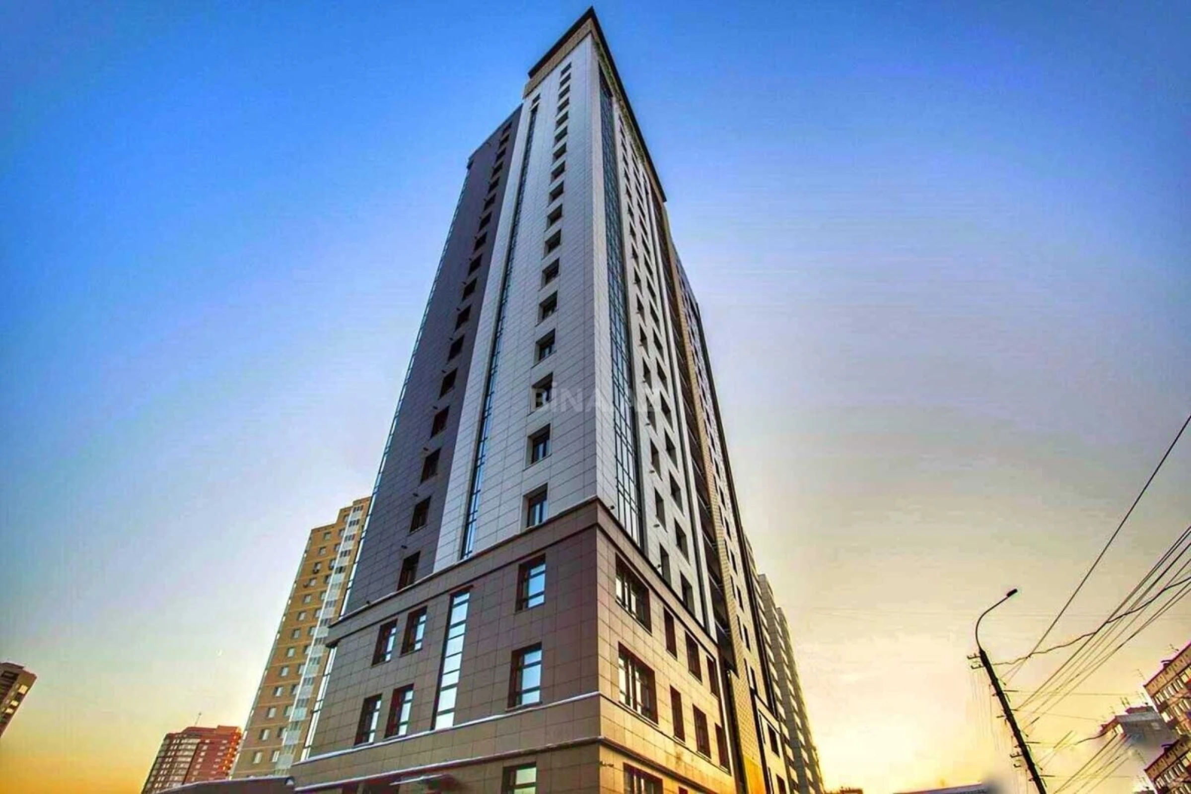 Satılır 4 otaqlı mənzil 160 m²
