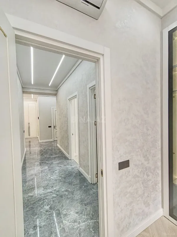 Satılır 4 otaqlı mənzil 160 m²