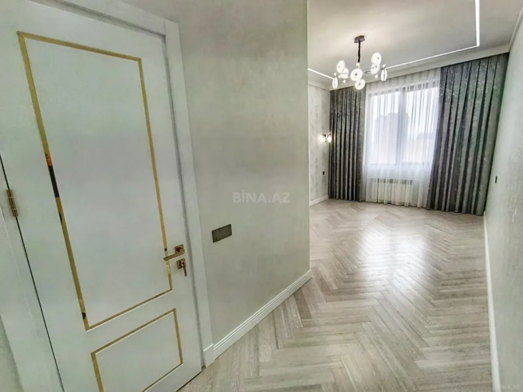 Satılır 4 otaqlı mənzil 160 m²