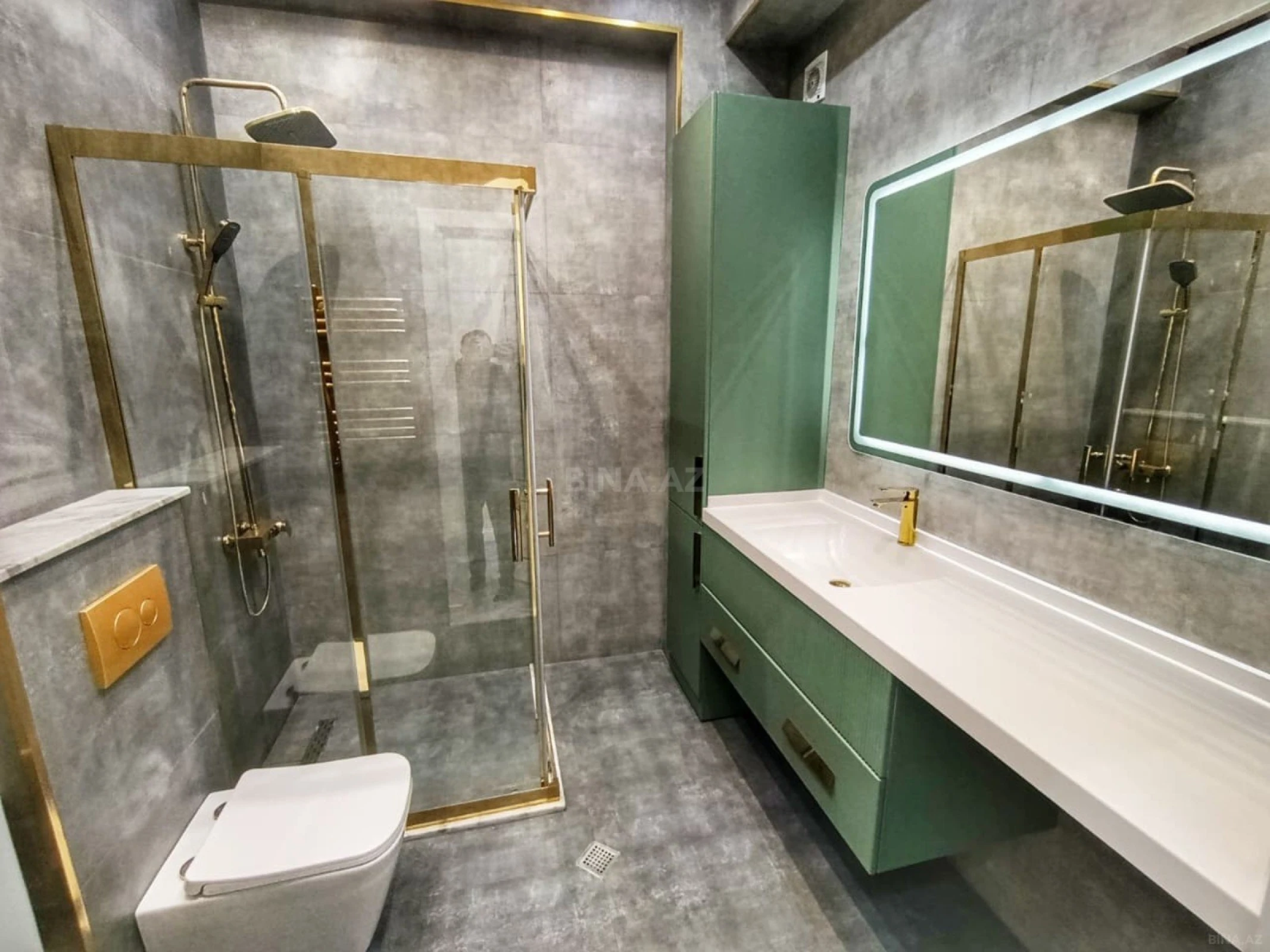 Satılır 4 otaqlı mənzil 160 m²