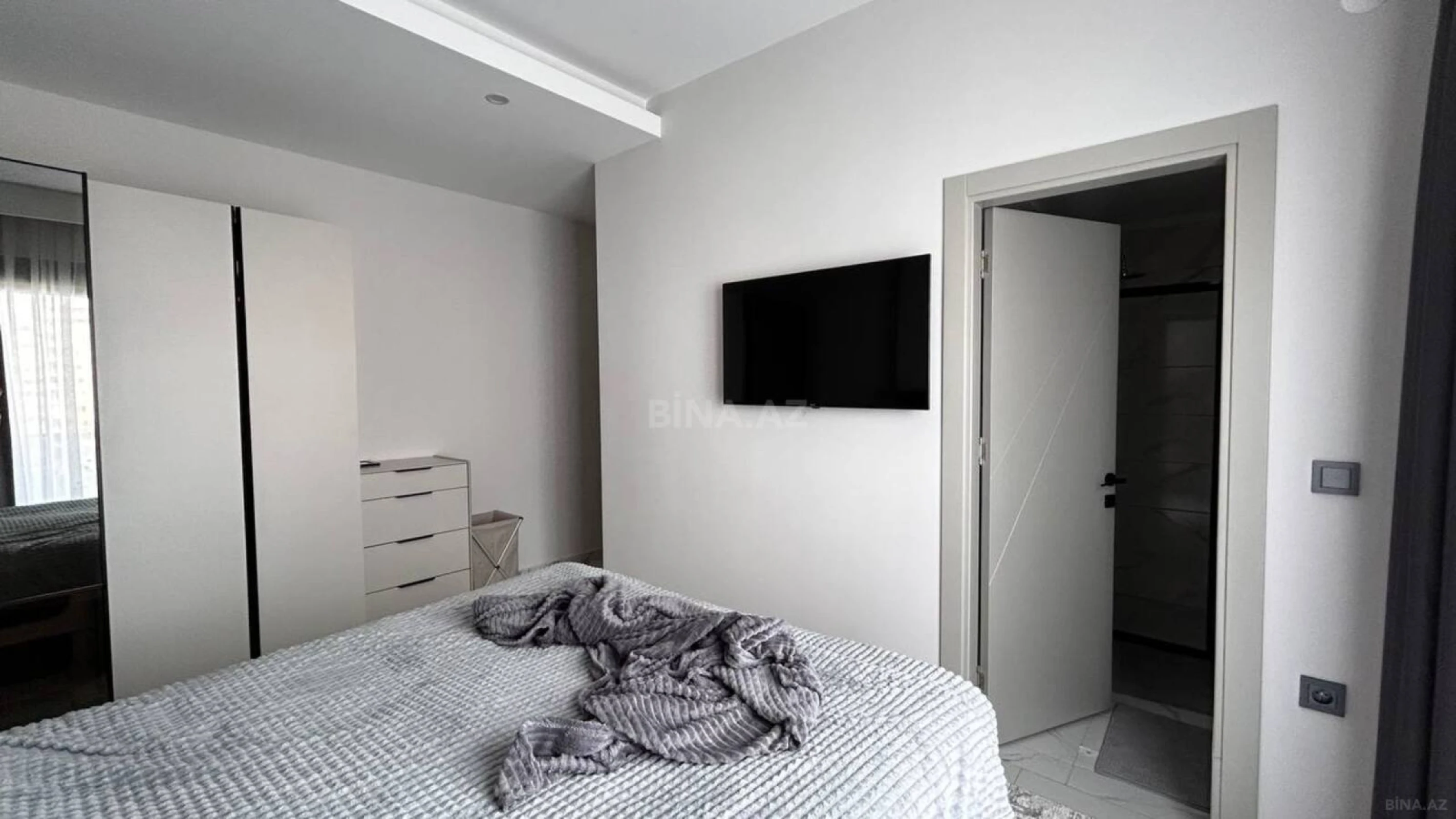 Kirayə verilir 2 otaqlı mənzil 80 m²