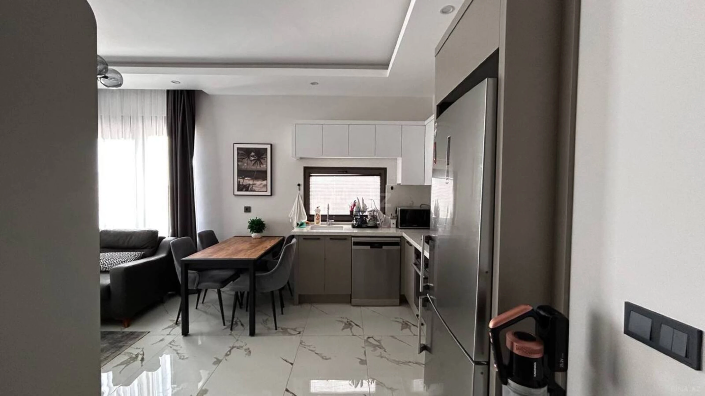 Kirayə verilir 2 otaqlı mənzil 80 m²