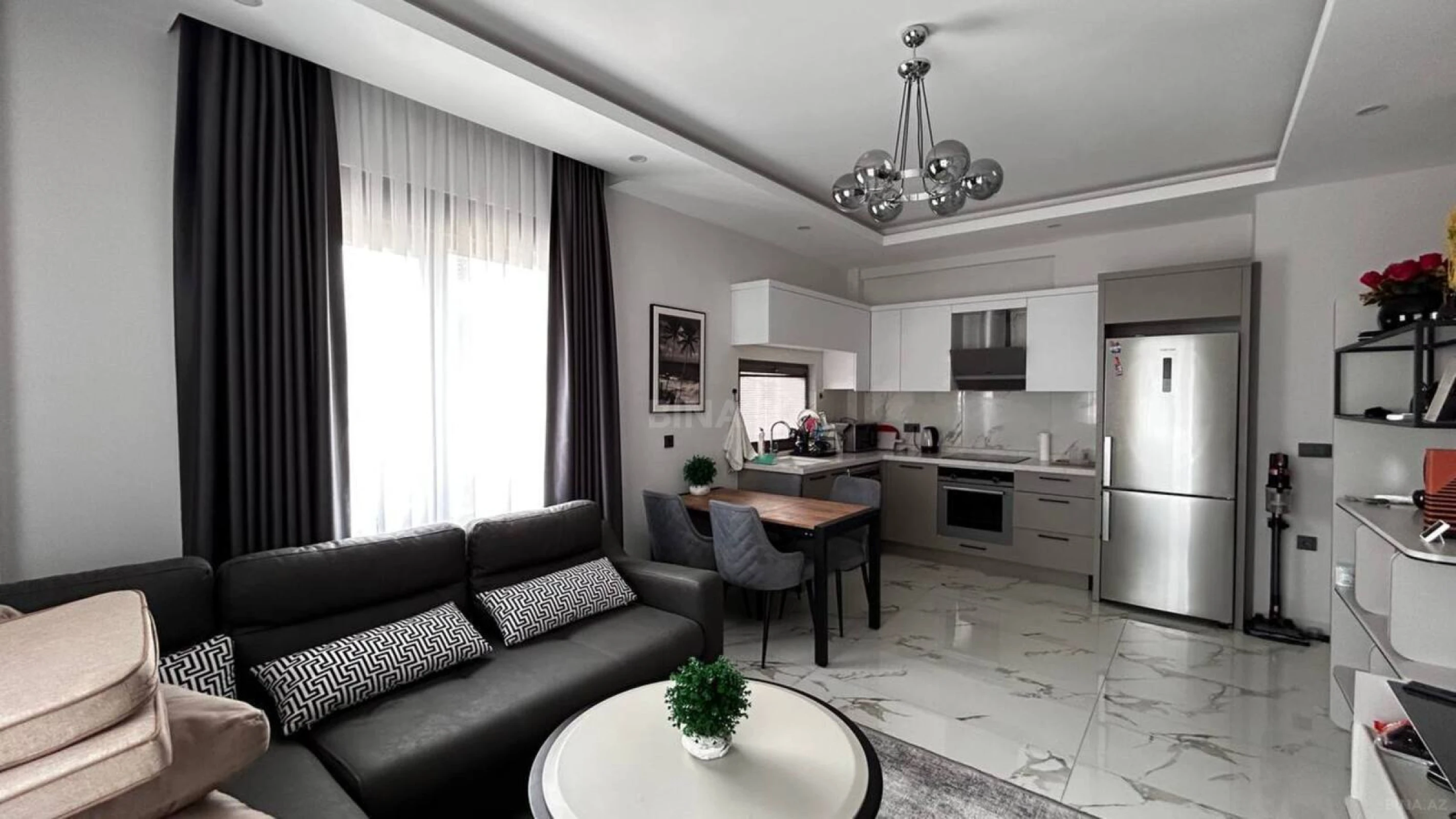 Kirayə verilir 2 otaqlı mənzil 80 m²