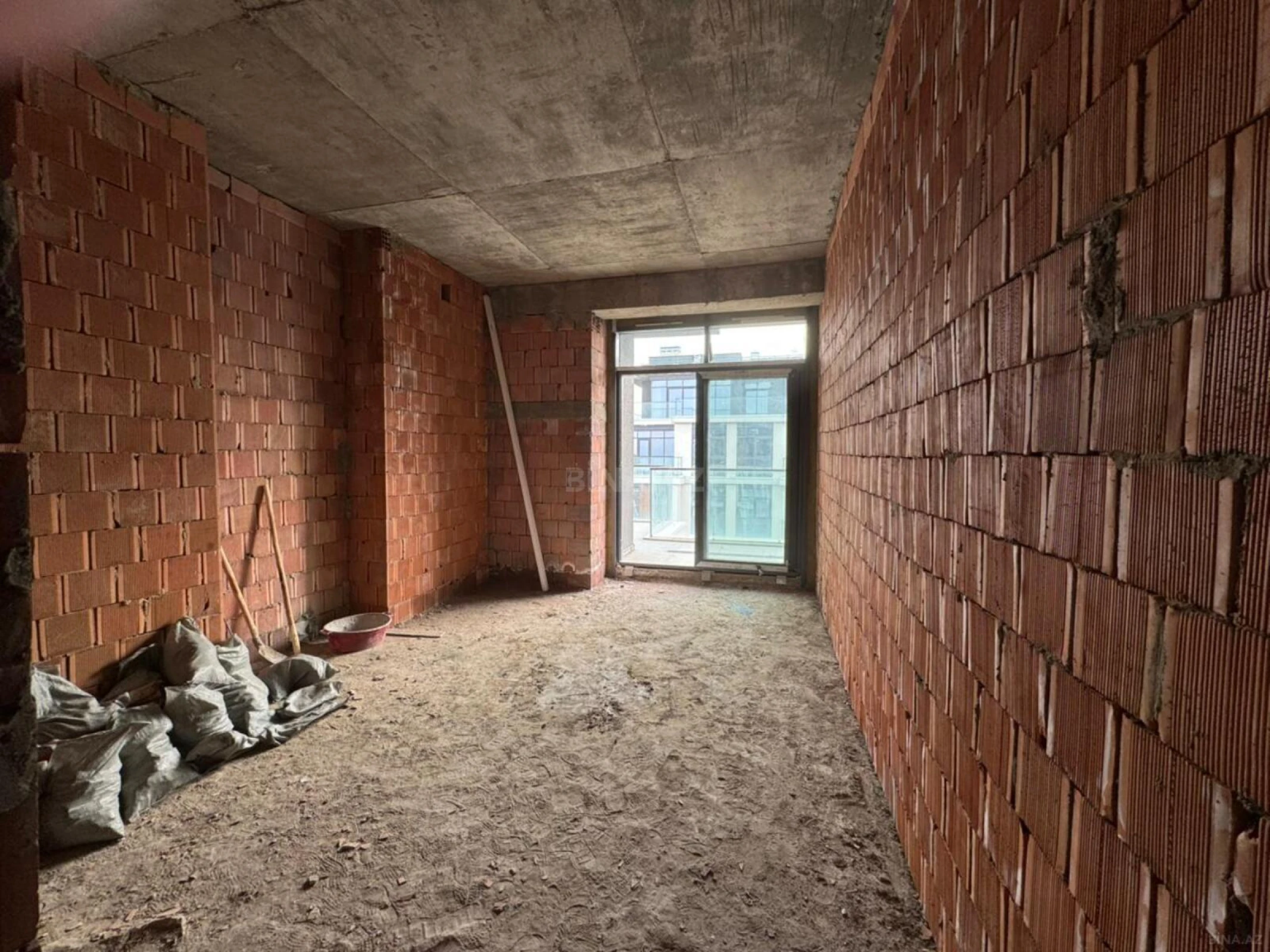 Satılır 2 otaqlı mənzil 91 m²