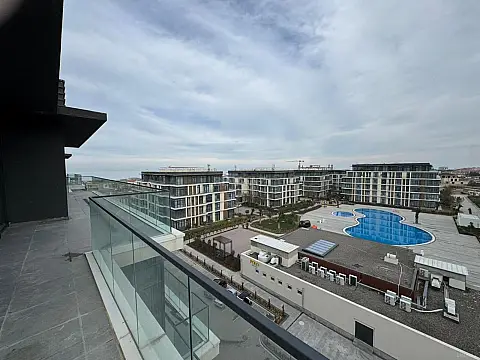 Satılır 2 otaqlı mənzil 91 m²