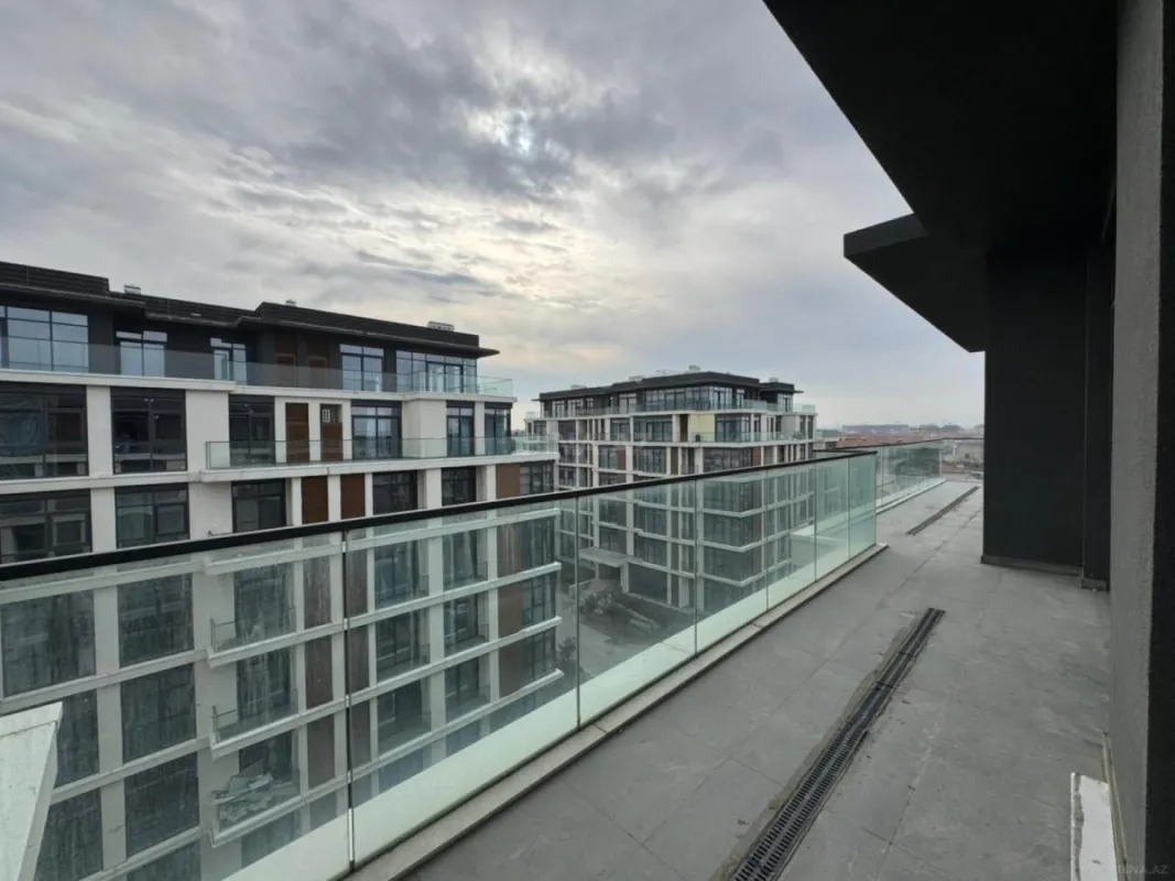 Satılır 2 otaqlı mənzil 91 m²