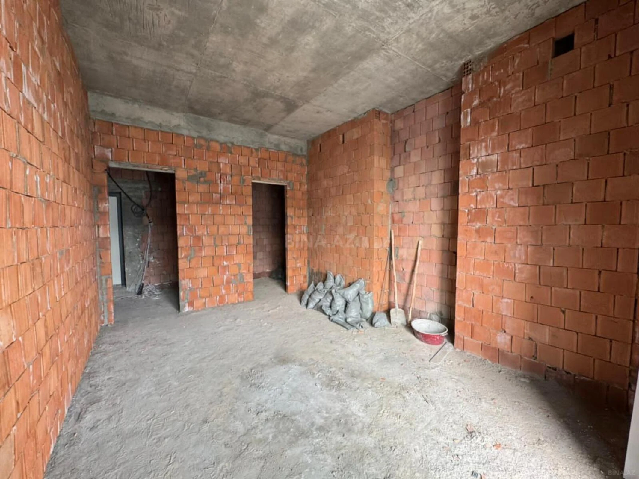 Satılır 2 otaqlı mənzil 91 m²