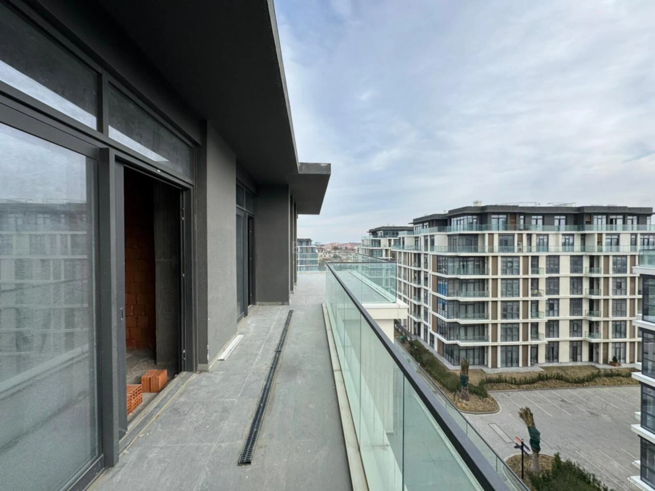 Satılır 2 otaqlı mənzil 91 m²