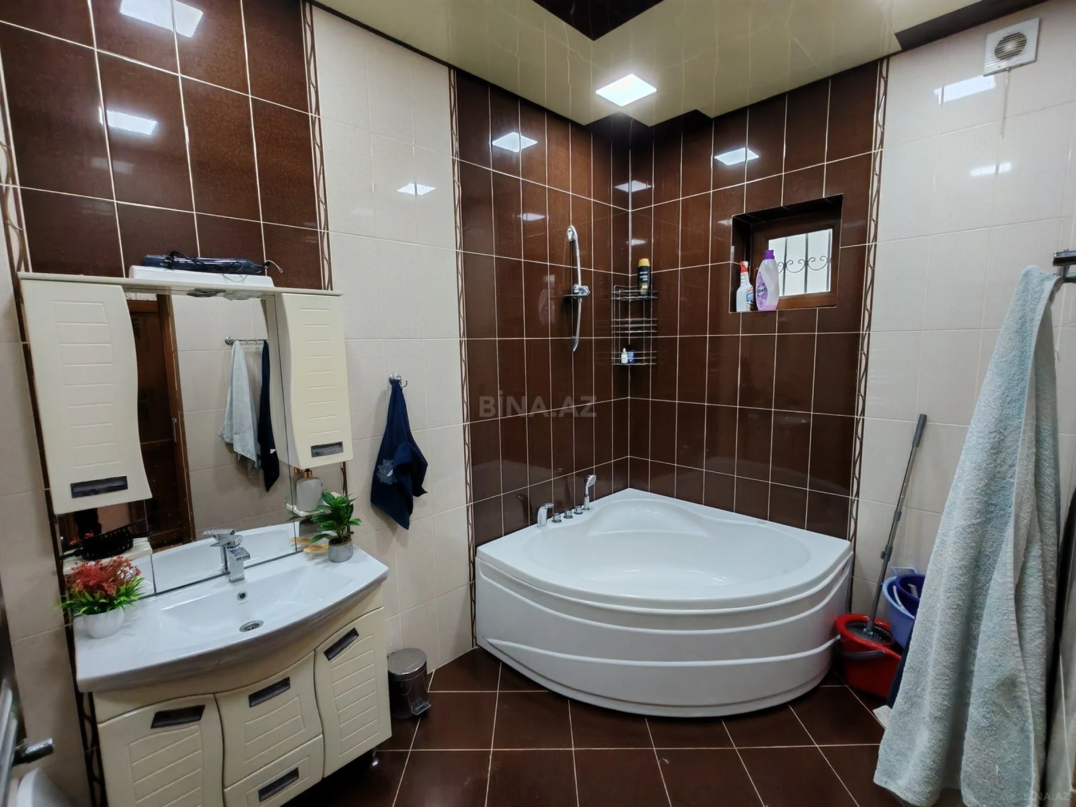 Satılır 7 otaqlı həyət evi 250 m²