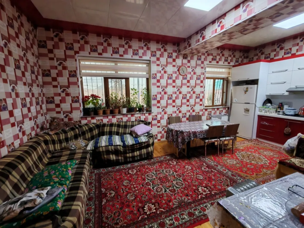 Satılır 7 otaqlı həyət evi 250 m²