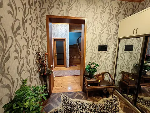 Satılır 7 otaqlı həyət evi 250 m²