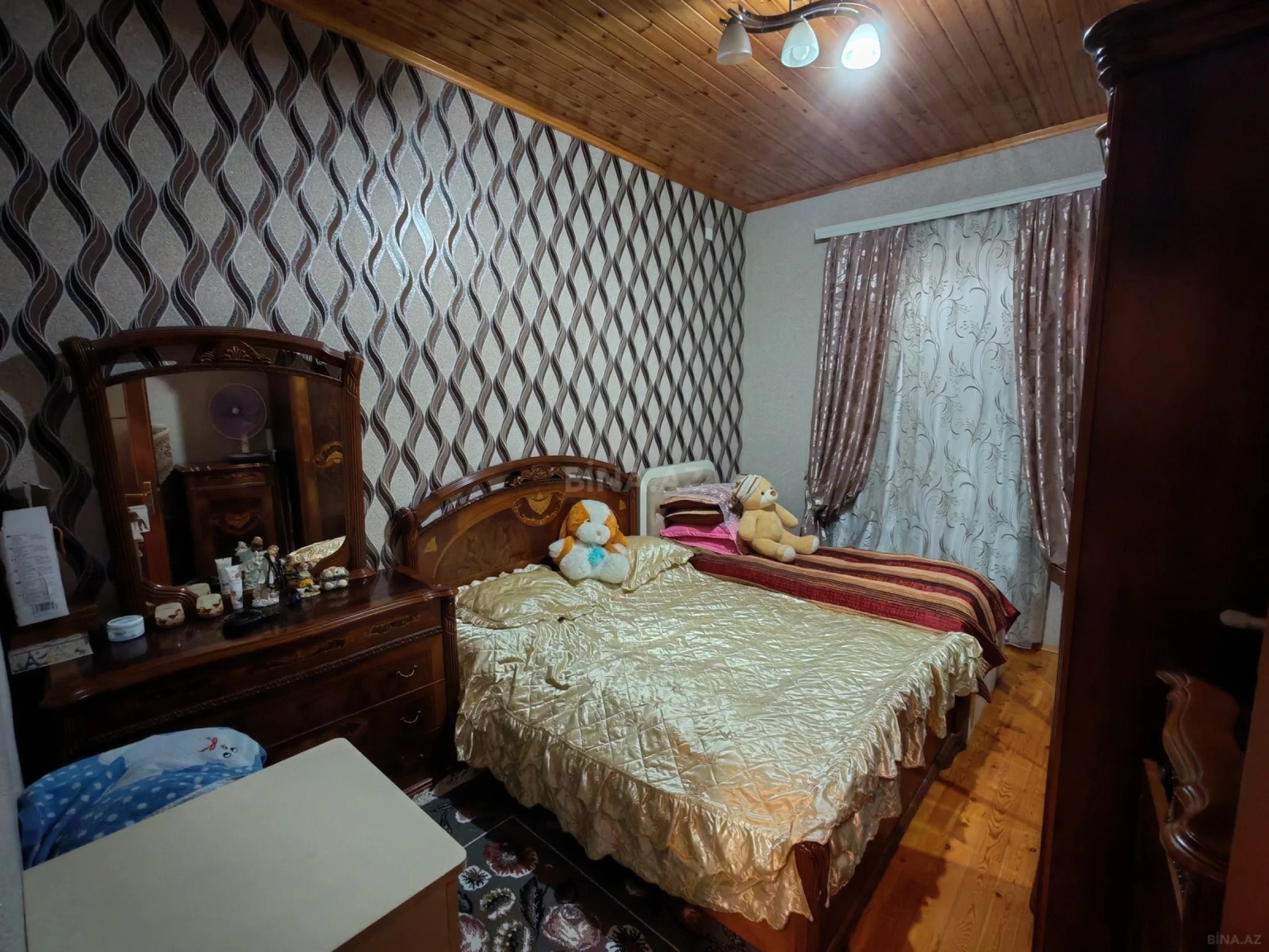 Satılır 7 otaqlı həyət evi 250 m²