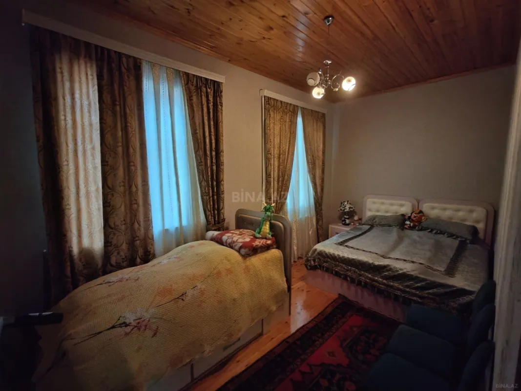 Satılır 7 otaqlı həyət evi 250 m²