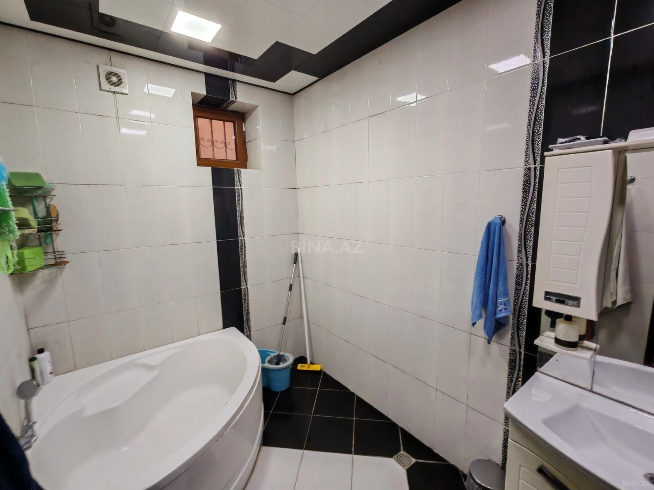 Satılır 7 otaqlı həyət evi 250 m²