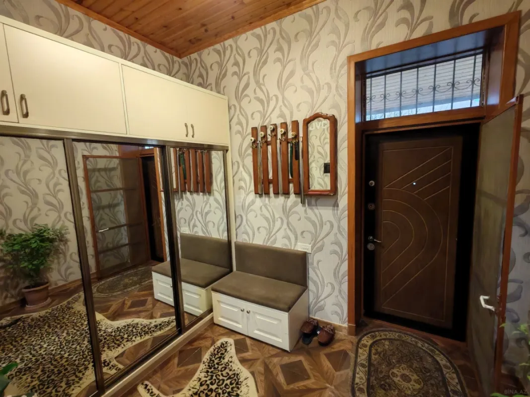 Satılır 7 otaqlı həyət evi 250 m²