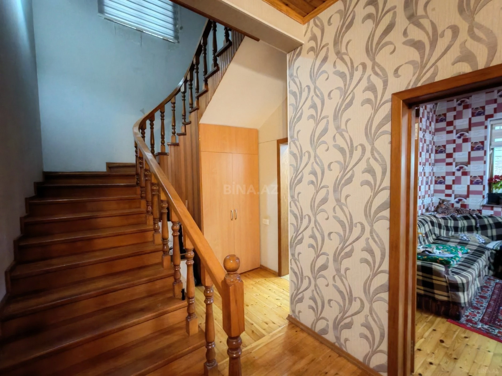 Satılır 7 otaqlı həyət evi 250 m²