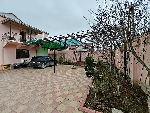 Satılır 7 otaqlı həyət evi 250 m²