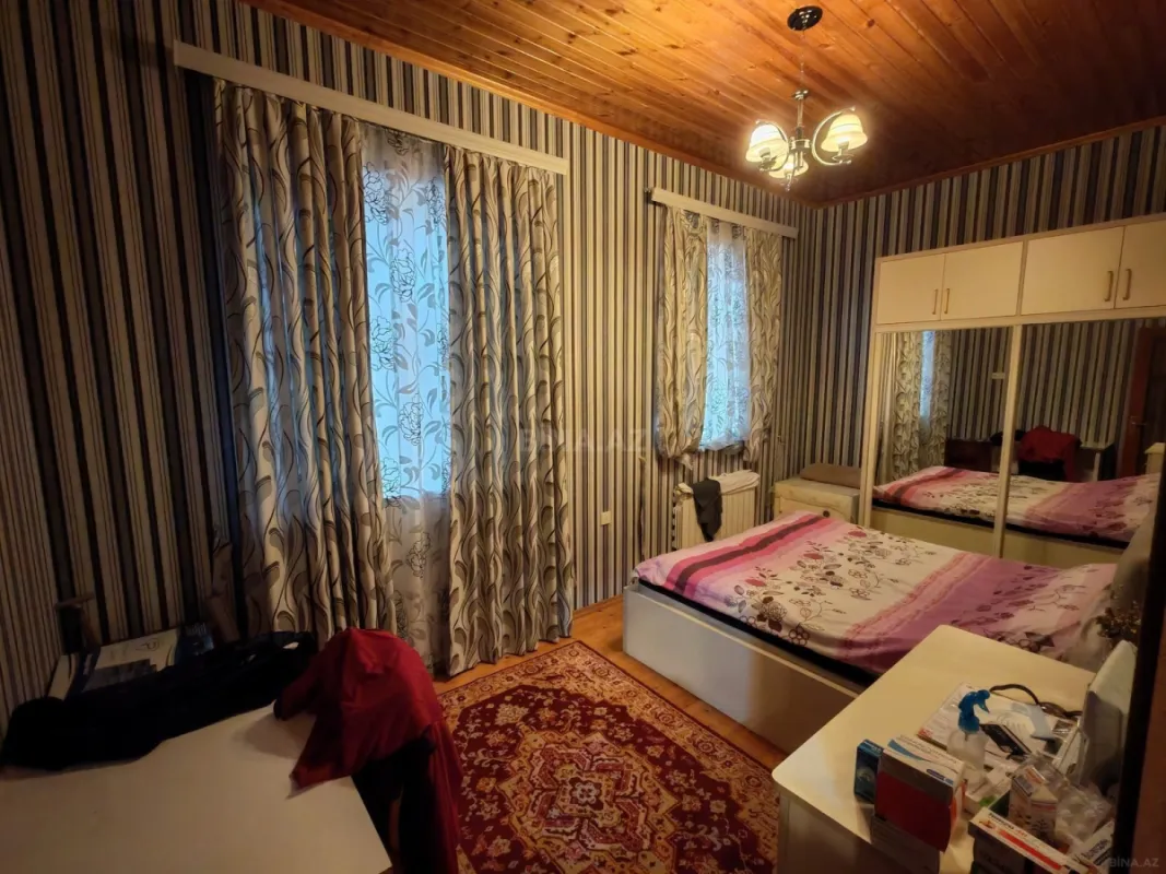 Satılır 7 otaqlı həyət evi 250 m²