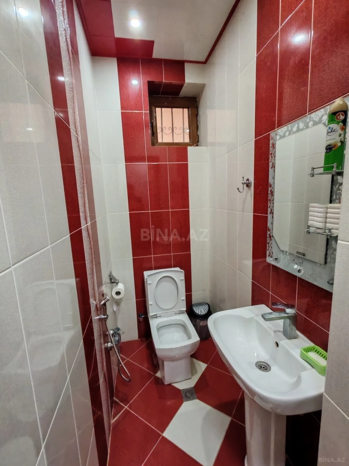 Satılır 7 otaqlı həyət evi 250 m²