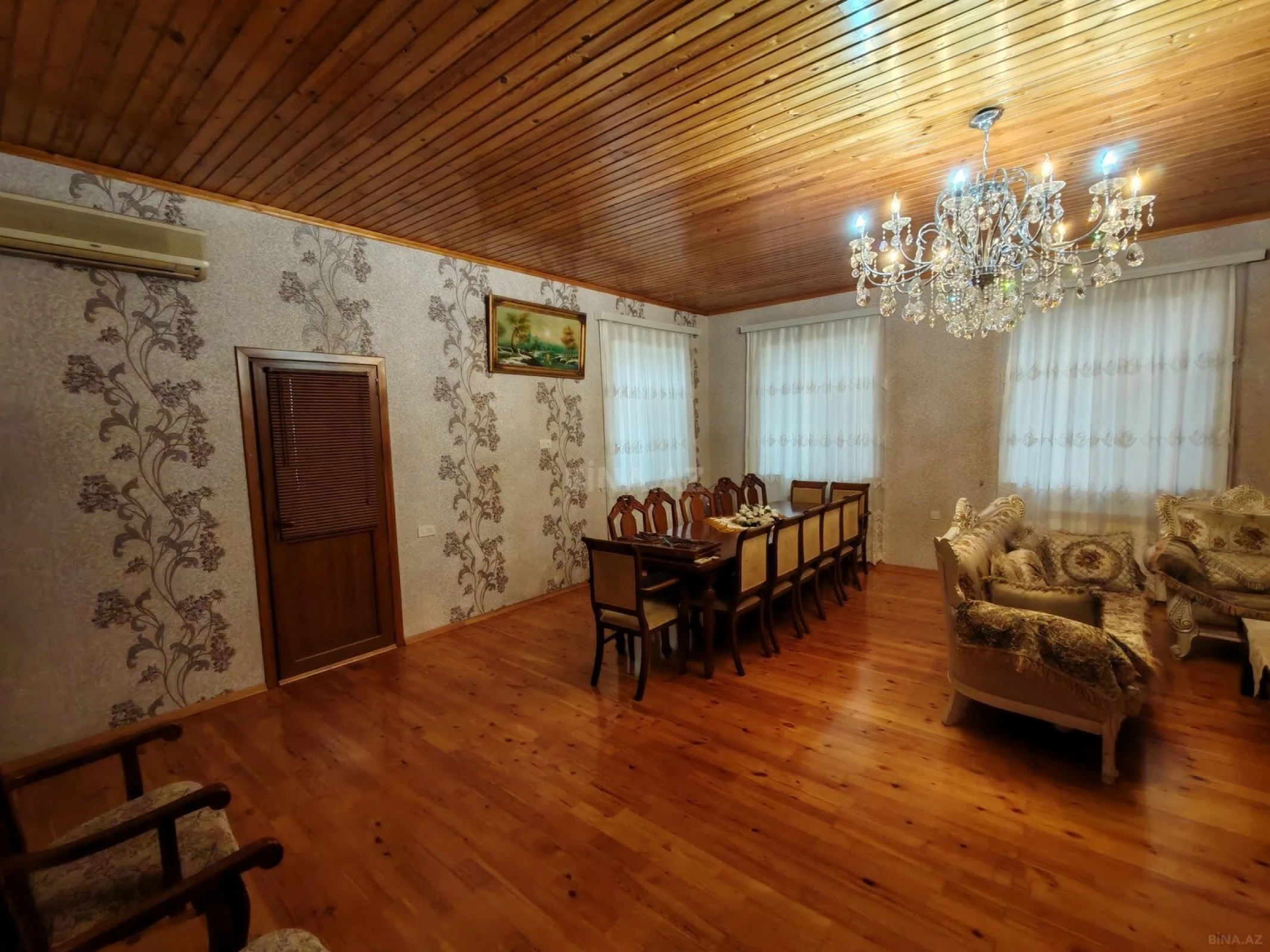 Satılır 7 otaqlı həyət evi 250 m²