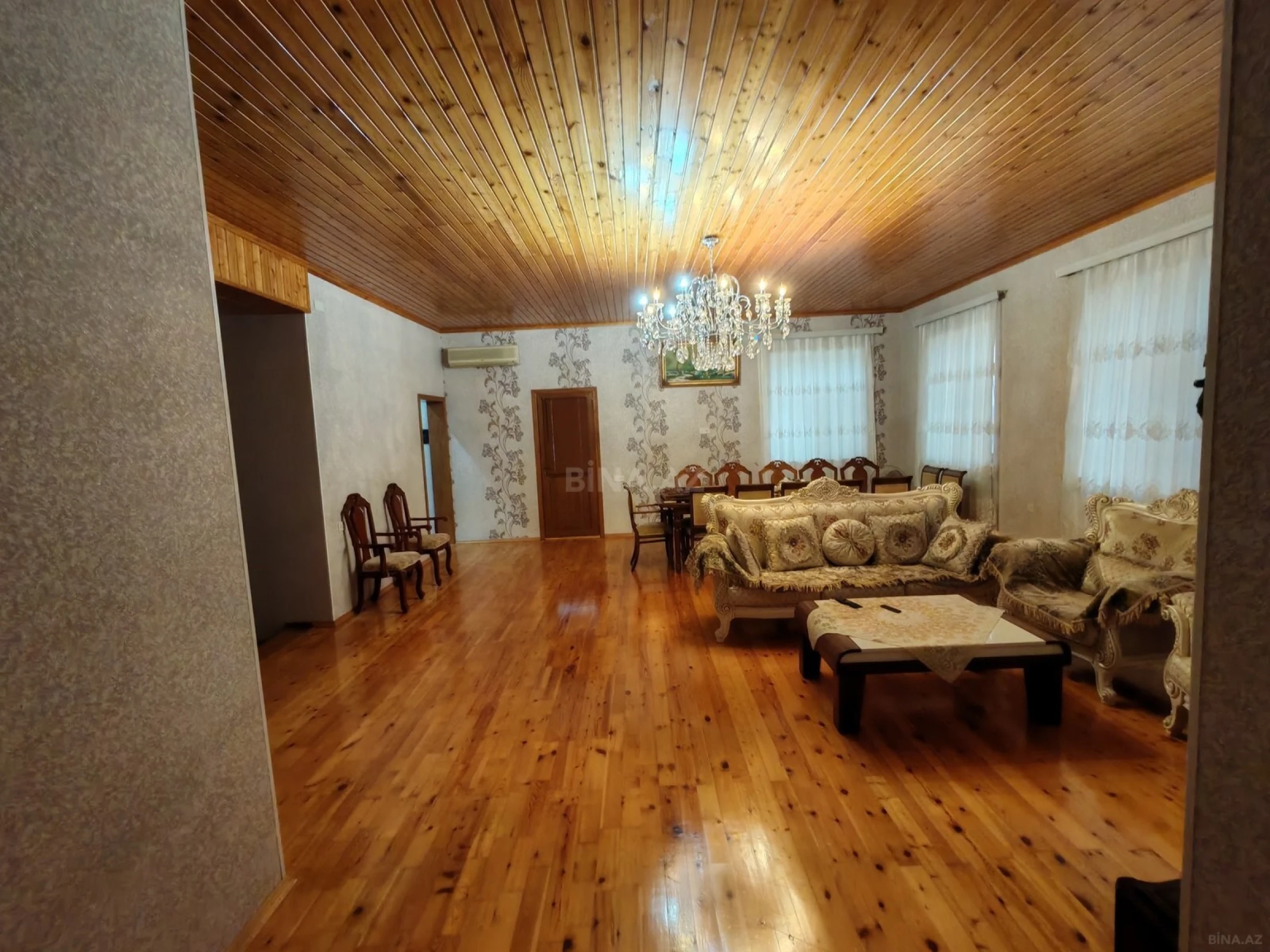 Satılır 7 otaqlı həyət evi 250 m²