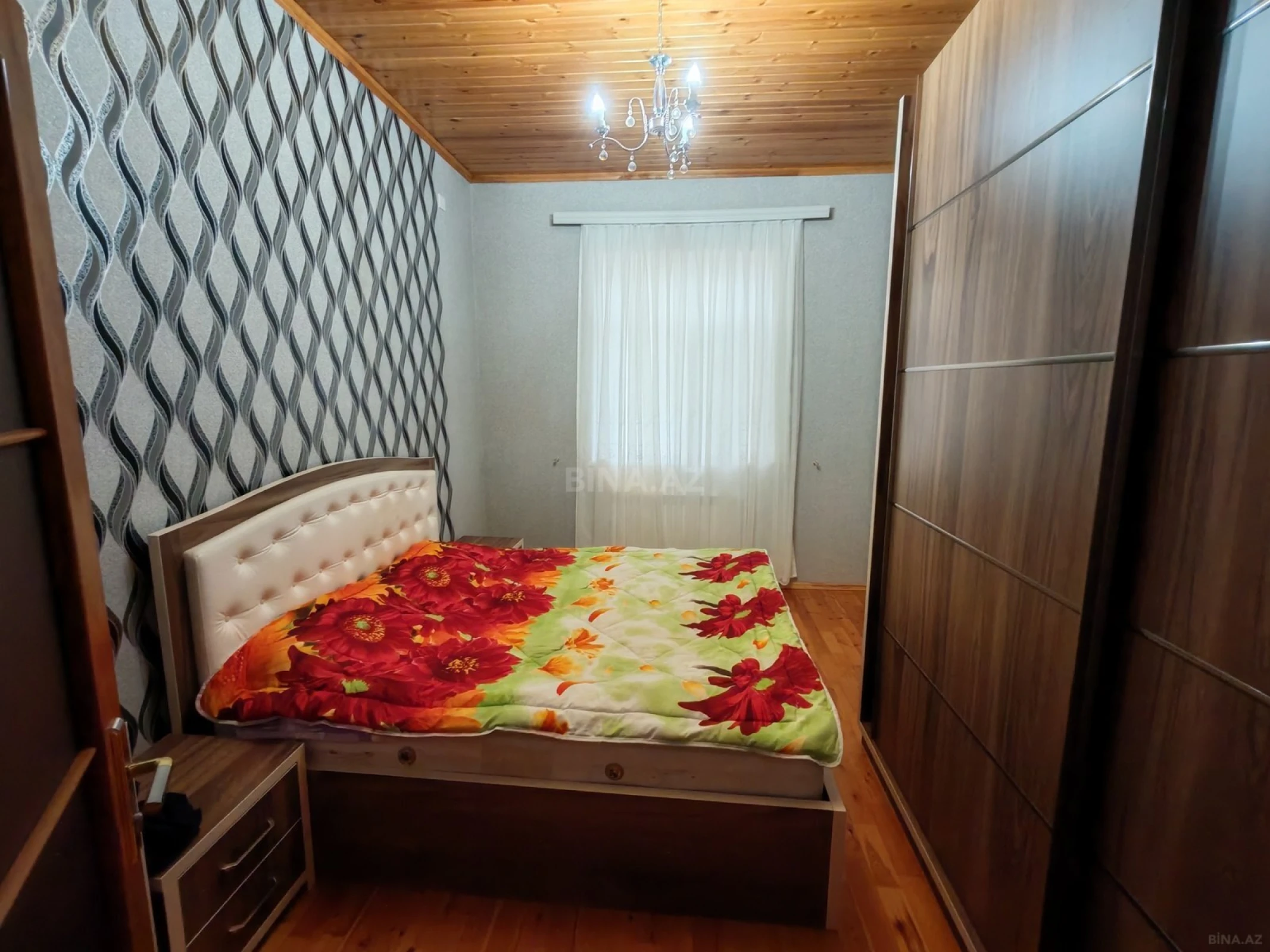 Satılır 7 otaqlı həyət evi 250 m²