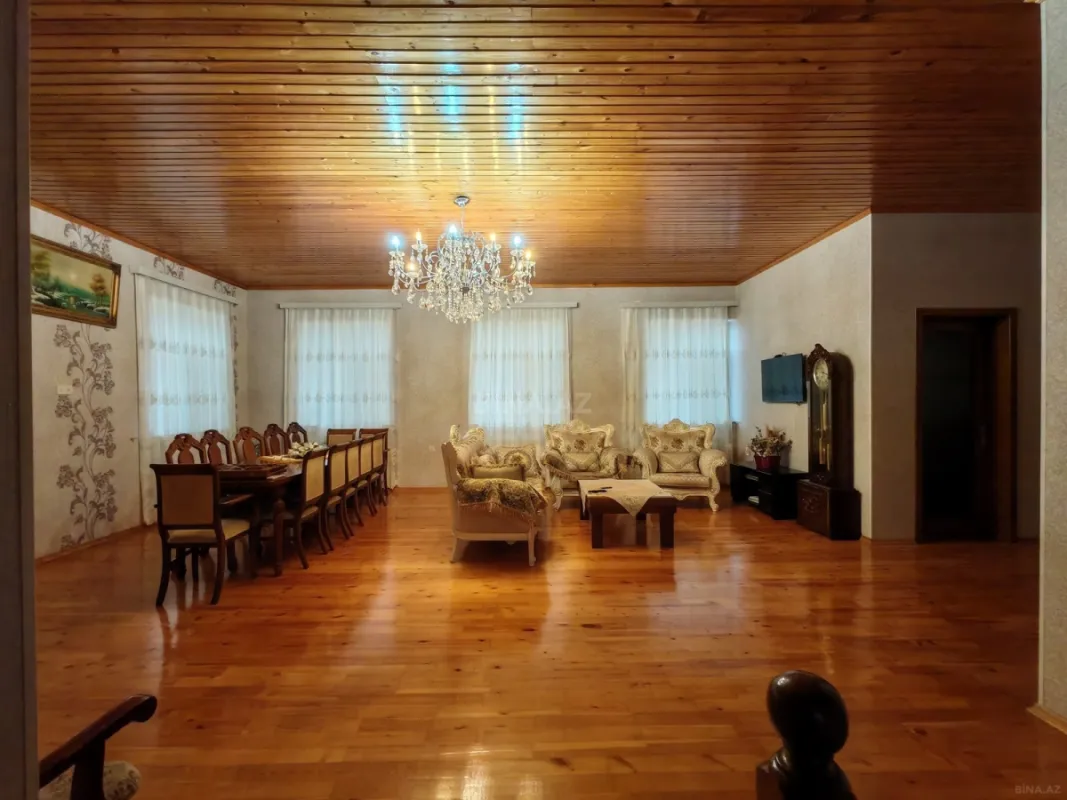 Satılır 7 otaqlı həyət evi 250 m²