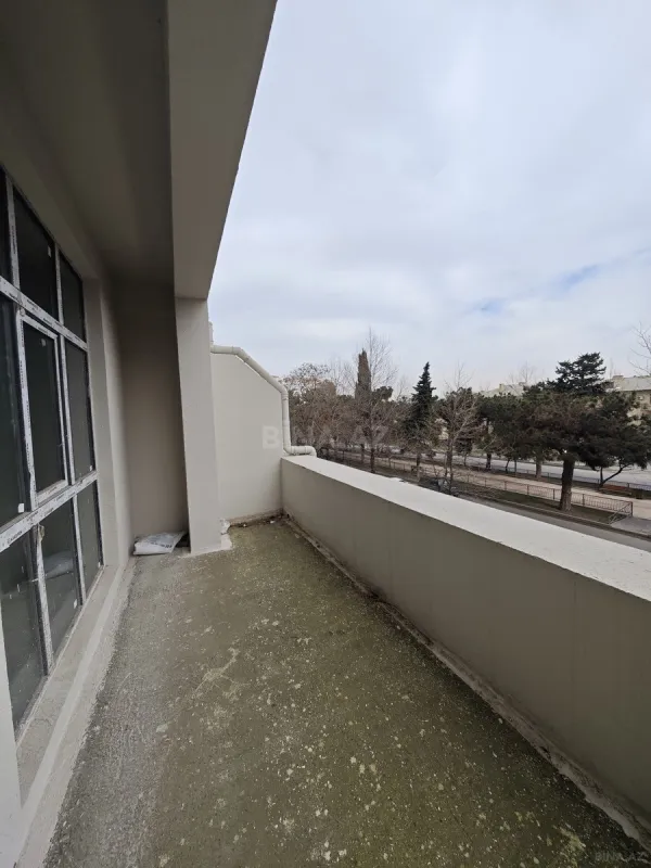 Satılır 3 otaqlı mənzil 138 m²