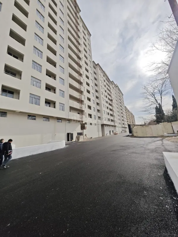 Satılır 3 otaqlı mənzil 138 m²