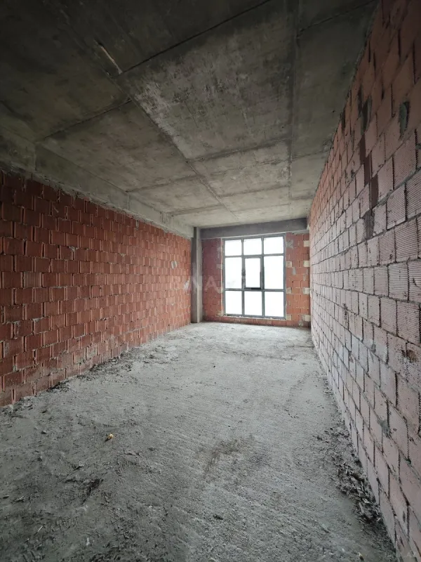 Satılır 3 otaqlı mənzil 138 m²