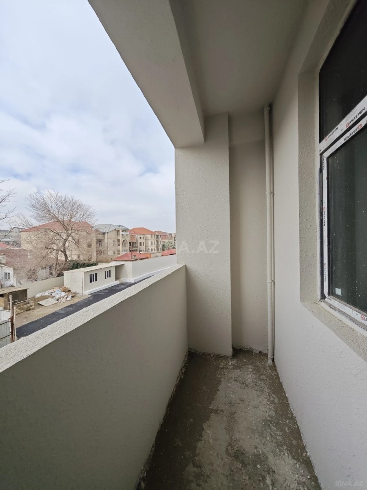Satılır 3 otaqlı mənzil 138 m²