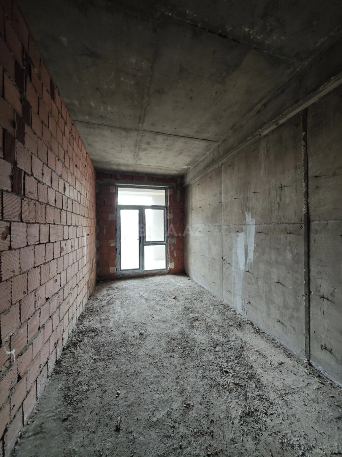 Satılır 3 otaqlı mənzil 138 m²