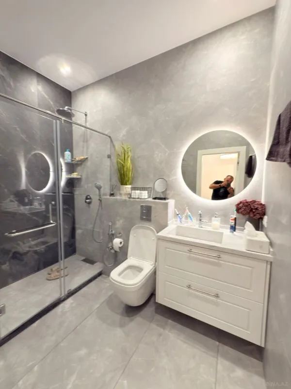 Satılır 4 otaqlı mənzil 155 m²