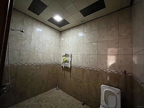Satılır 5 otaqlı həyət evi 300 m²