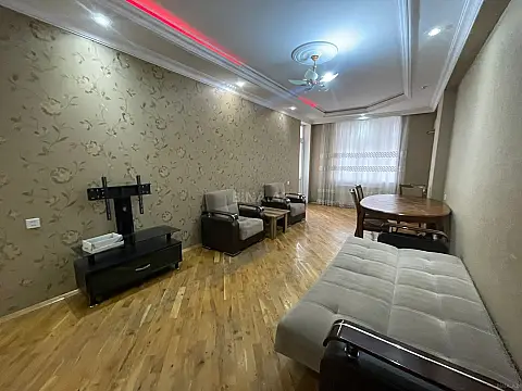 Satılır 3 otaqlı mənzil 135 m² — Bakı, İnşaatçılar 3 otaq 135.00 m²