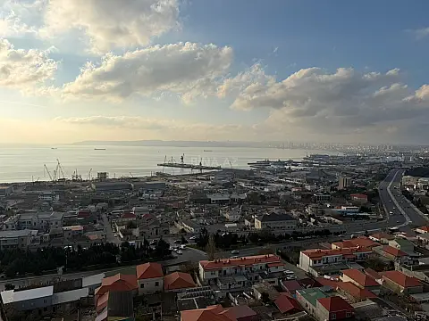 Satılır 4 otaqlı mənzil 185 m²