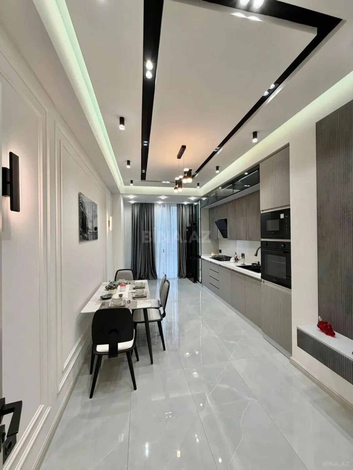 Satılır 3 otaqlı mənzil 140 m²