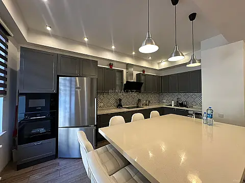Kirayə verilir 4 otaqlı mənzil 170 m²