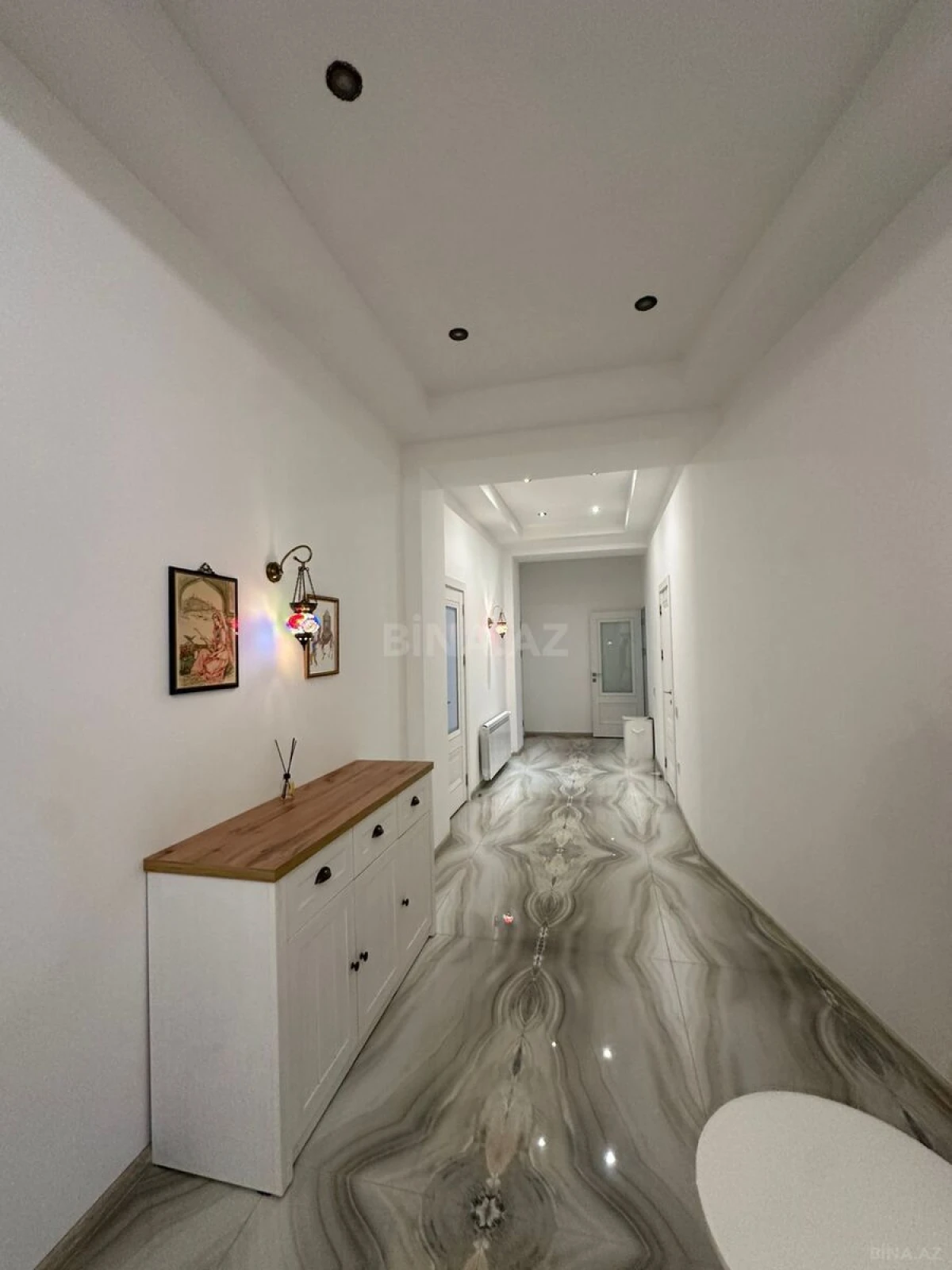 Kirayə verilir 4 otaqlı mənzil 170 m²