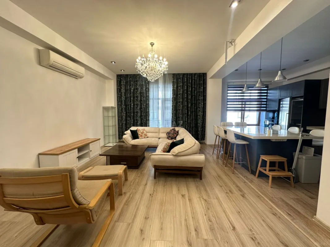 Kirayə verilir 4 otaqlı mənzil 170 m²