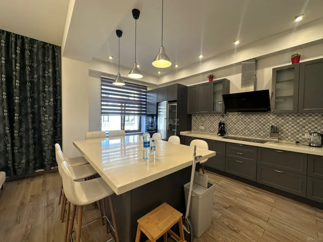 Kirayə verilir 4 otaqlı mənzil 170 m²