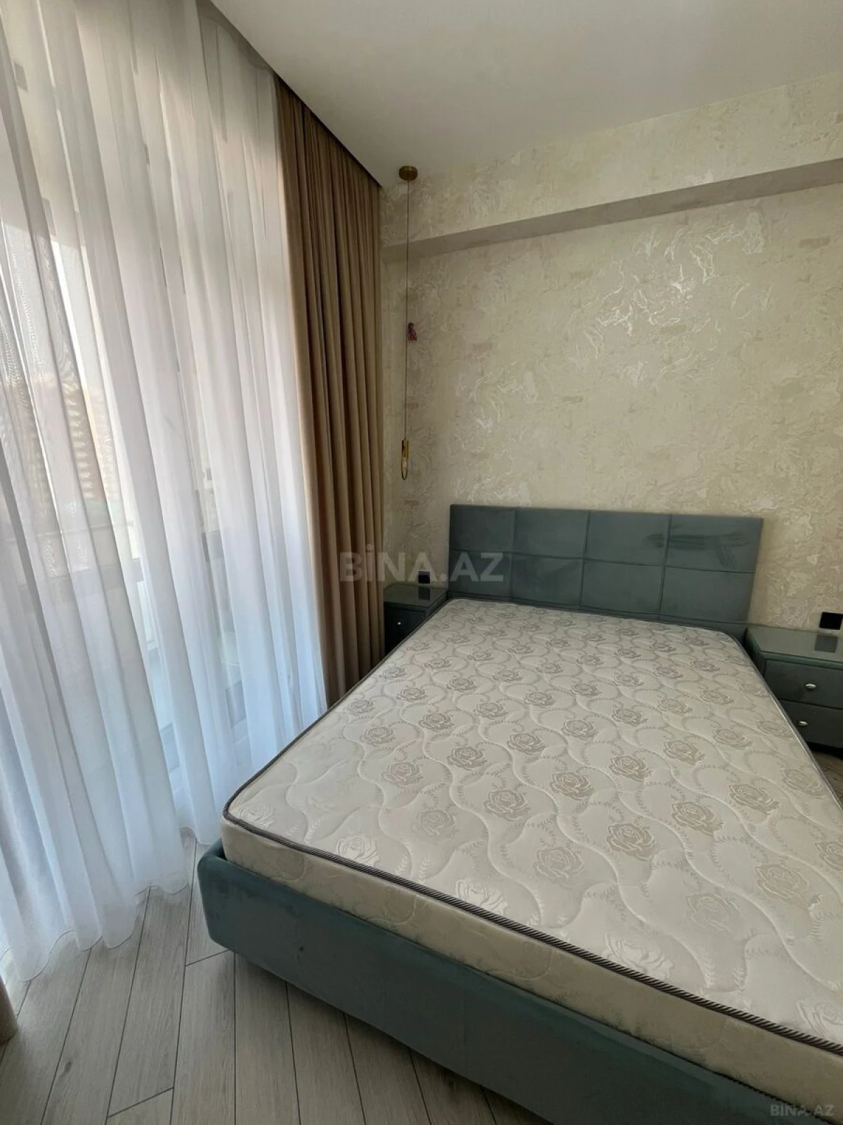 Kirayə verilir 2 otaqlı mənzil 60 m²