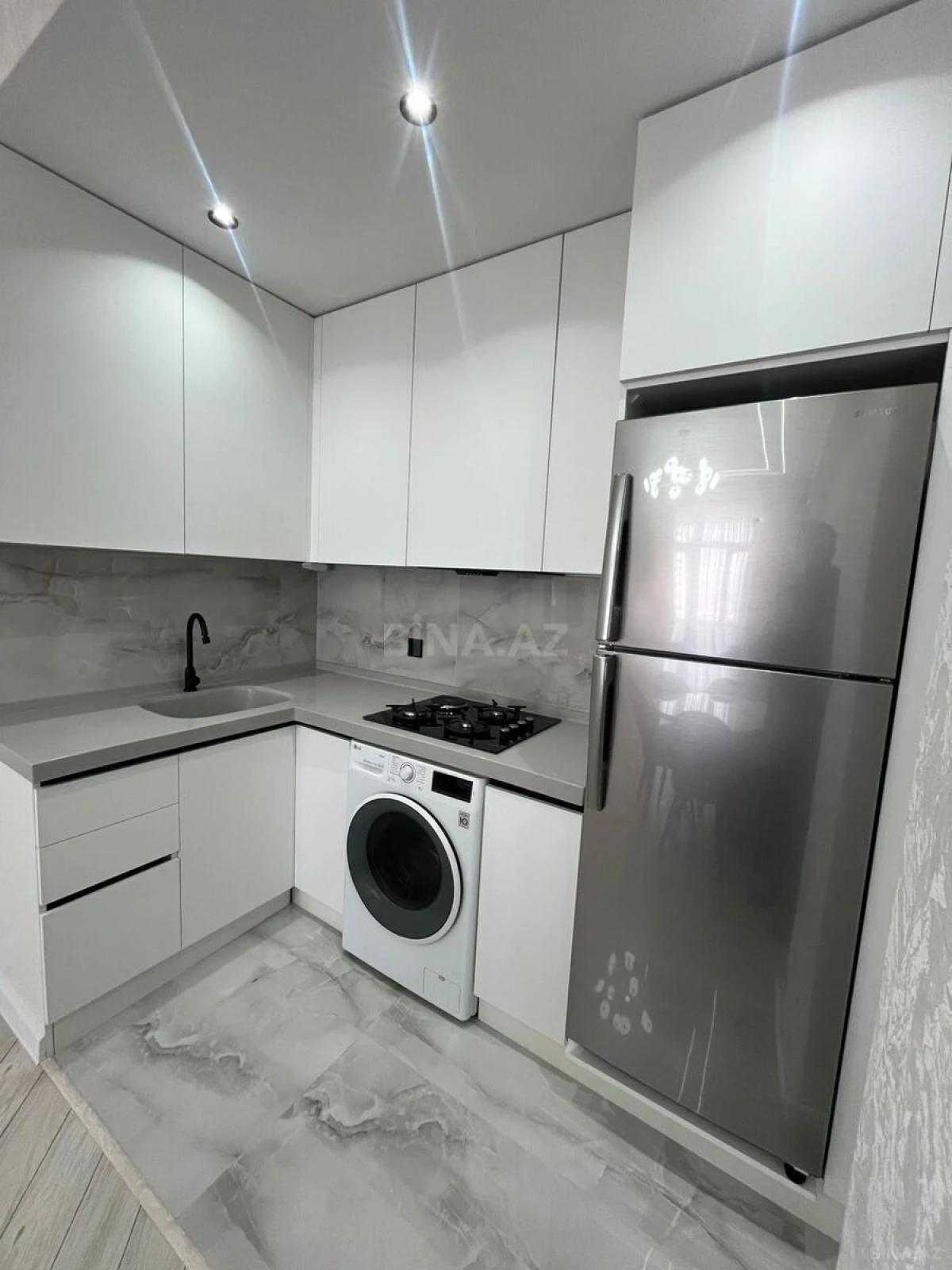Kirayə verilir 2 otaqlı mənzil 60 m²