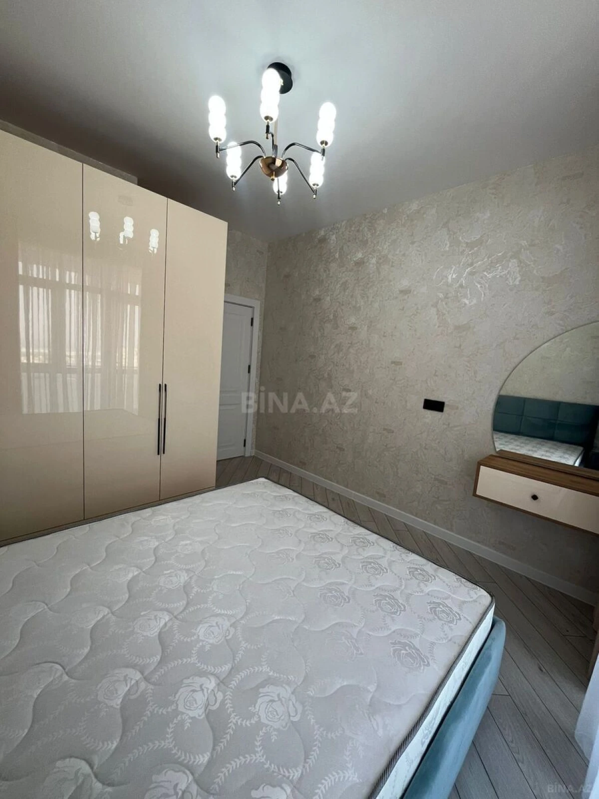 Kirayə verilir 2 otaqlı mənzil 60 m²