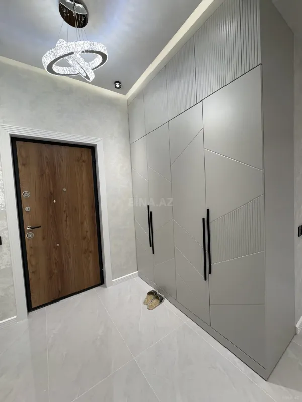 Satılır 3 otaqlı mənzil 105 m²